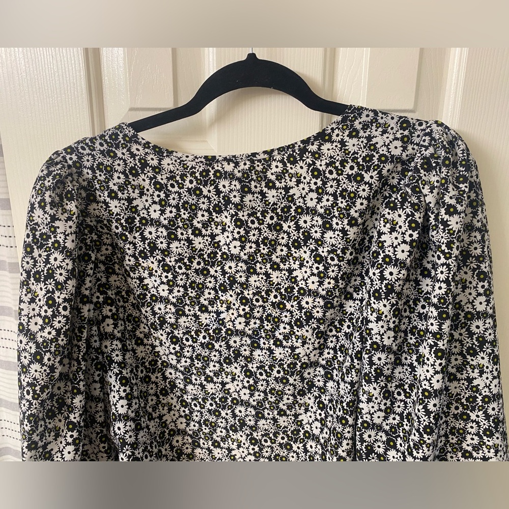 Levi's Black and White Floral Puff Long Sleeve Front Tie Blouse Size XL - Picture 13 of 16